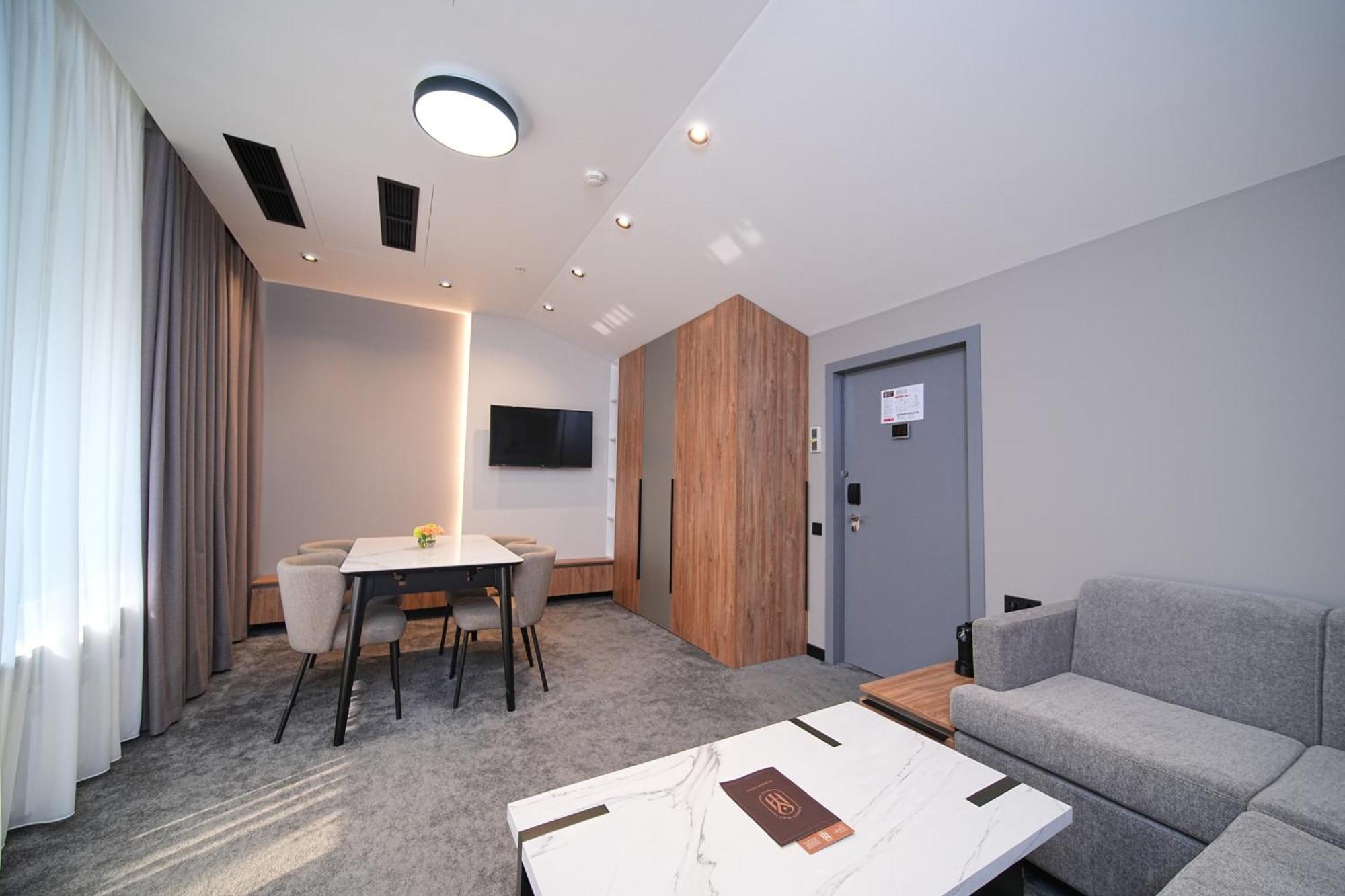 Yerevan Place Hotel Exteriör bild